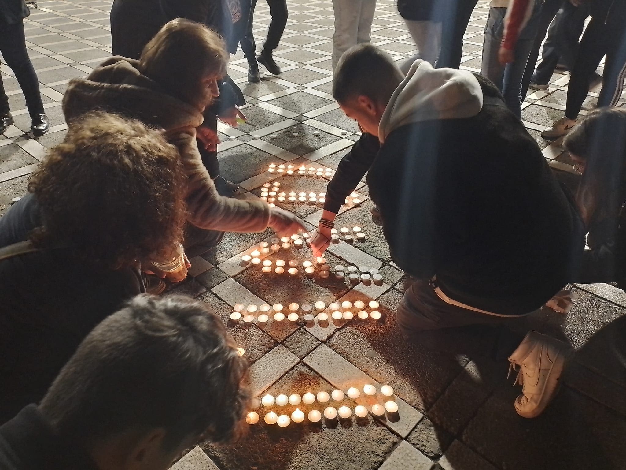 Eordaialive.com - Τα Νέα της Πτολεμαΐδας, Εορδαίας, Κοζάνης Πτολεμαΐδα: Σιωπηρή διαμαρτυρία στη μνήμη των θυμάτων στα Τέμπη (εικόνες)
