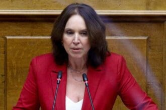 Καλλιόπη Βέττα - Ομιλία στην Βουλή: Η κυβέρνηση ενταφιάζει τη μετεγκατάσταση της Ακρινής αδιαφορώντας για την βούληση των πολιτών και την απόφαση του ΣτΕ, πέρα από κάθε πολιτική και κοινωνική ηθική»