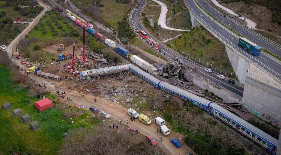 Παραιτήθηκαν ο ΓΓ Μεταφορών και ο διευθύνων σύμβουλος του ΟΣΕ μετά την τραγωδία στα Τέμπη