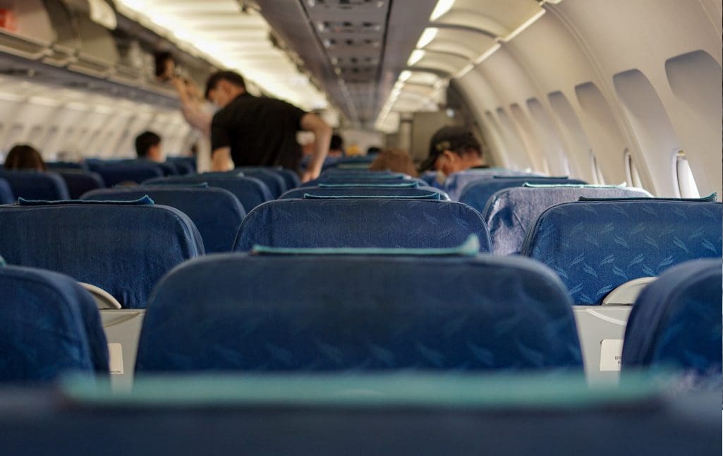 Πρωτοφανές περιστατικό σε πτήση – Επιβάτισσα άναψε τσιγάρο και συνελήφθη