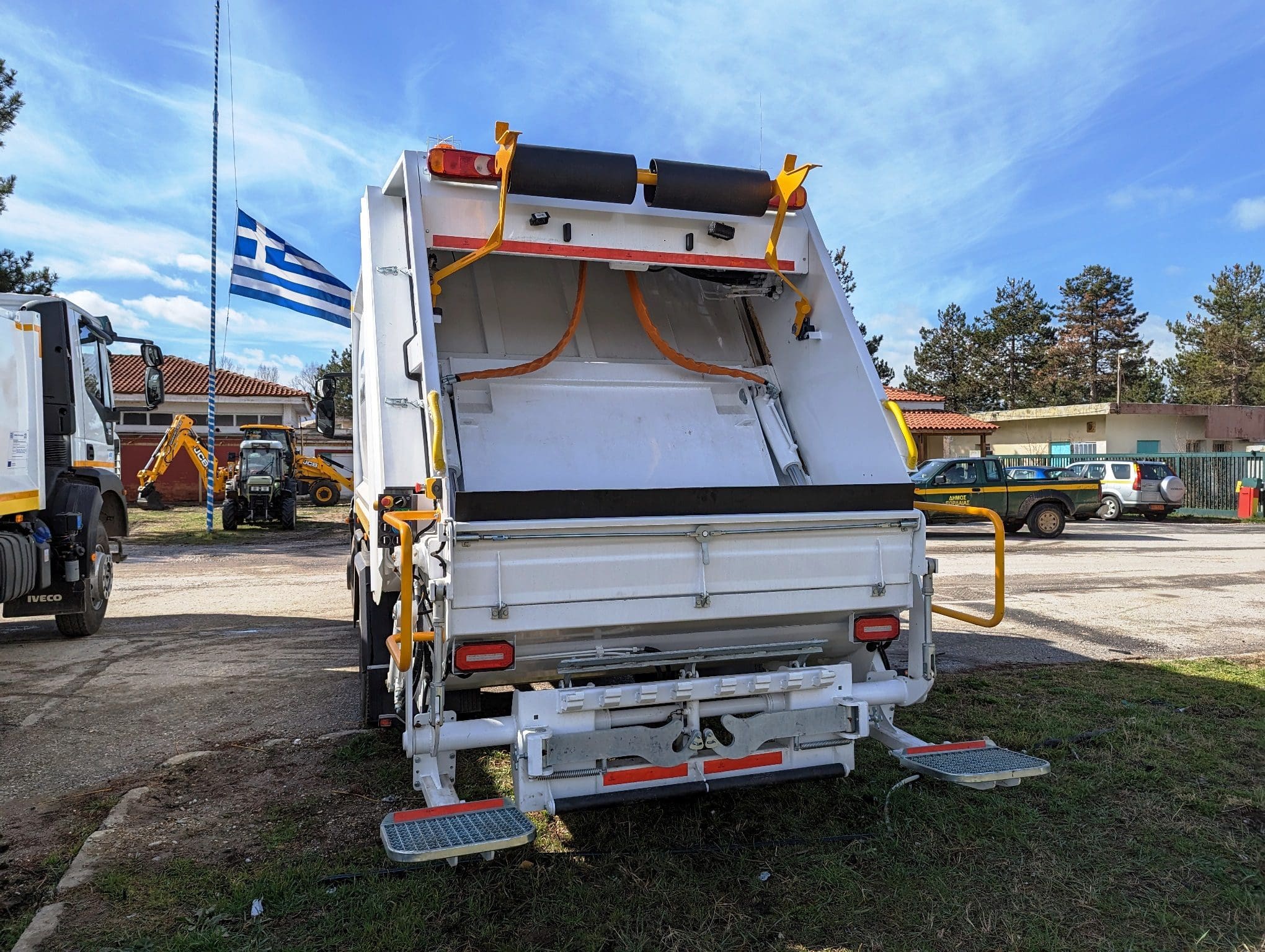 Eordaialive.com - Τα Νέα της Πτολεμαΐδας, Εορδαίας, Κοζάνης Τρία οχήματα συλλογής βιοαποβλήτων παρέλαβε ο Δήμος Εορδαίας