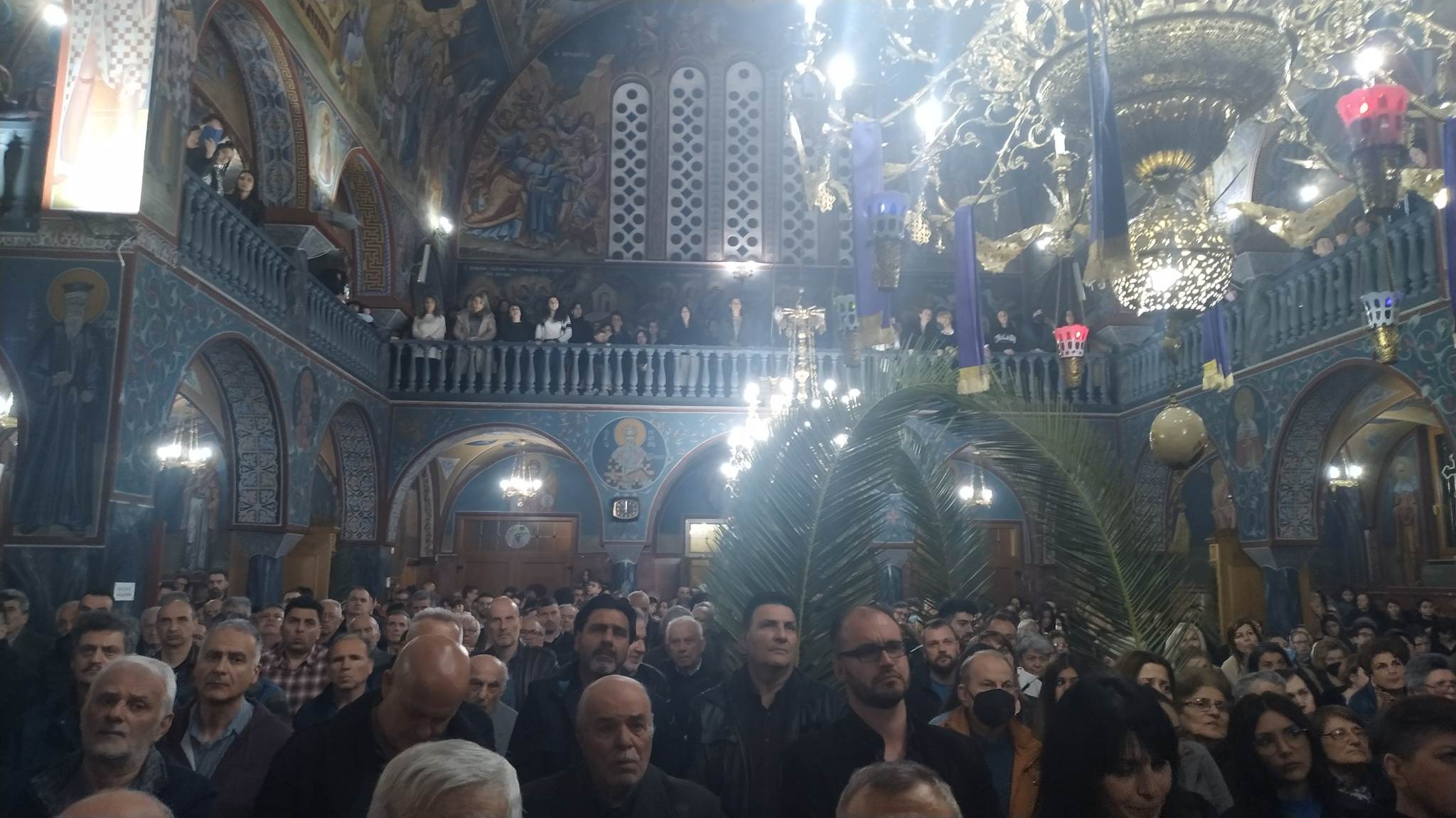 Μ. Πέμπτη : Δείτε στιγμιότυπα από την Ακολουθία της Σταύρωσης του Θεανθρώπου στον Ι. Ν Αγίας Σκέπης Πτολεμαΐδας (βίντεο-φωτο) - Eordaialive.com