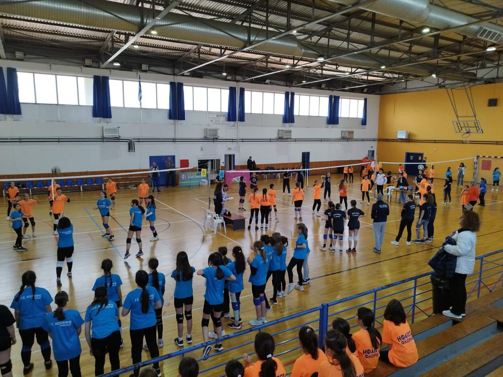 Eordaialive.com - Τα Νέα της Πτολεμαΐδας, Εορδαίας, Κοζάνης Α.Σ. ΛΕΟΝΤΕΣ ΠΤΟΛΕΜΑΪΔΑΣ: Τα μικρά κορίτσια της ομάδας, έλαβαν για πρώτη φορά μέρος στο τουρνουά mini volley που διοργάνωσε η ομάδα του Ηφαίστου Φλώρινας