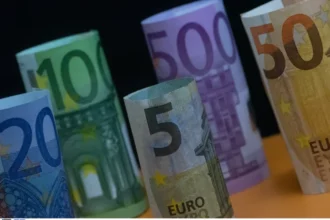 «Κρυφές» έξτρα αυξήσεις σε χιλιάδες συνταξιούχους και επίδομα έως 300 ευρώ