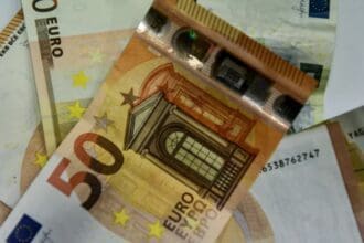 ΔΥΠΑ: Αρχίζει σήμερα η υποβολή αιτήσεων για την ενίσχυση των 14.800 ευρώ – Ποιους αφορά