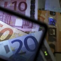 Επίδομα 400 ευρώ από τη ΔΥΠΑ: Έως σήμερα οι αιτήσεις – Οι δικαιούχοι