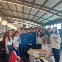Μαθητές και υποψήφιοι πρεσβευτές του Ευρωπαϊκού Κοινοβουλίου του 3ου ΓΕΛ Κοζάνης πήραν μέρος στις εκδηλώσεις για τον εορτασμό της Ημέρας της Ευρώπης