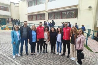 ΦΣ Κοζάνης: Συνέχεια επισκέψεων σε σχολεία για δωρεά αθλητικού εξοπλισμού και κάλεσμα στους αγώνες μπαράζ