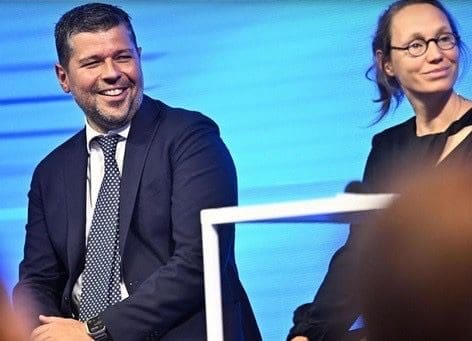 Χα χα χα γελάσαμε πάλι - Eordaialive.com