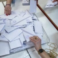 Εκλογές 2023: Ποιες είναι οι κυρώσεις που προβλέπει ο νόμος για όσους δεν ψηφίσουν