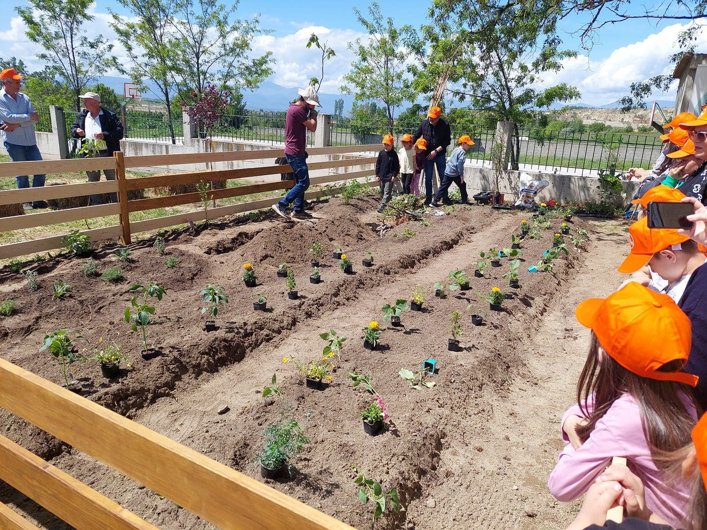 Eordaialive.com - Τα Νέα της Πτολεμαΐδας, Εορδαίας, Κοζάνης Carbon farming schools: Μαθητές γνώρισαν τη βιώσιμη γεωργία με την υποστήριξη της ΔΕΗ