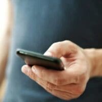 Τηλεπικοινωνίες: Αντιδράσεις για τη ρήτρα τιμαριθμικής αναπροσαρμογής – «Να μην μετακυλίεται ο επιχειρηματικός κίνδυνος στους καταναλωτές»