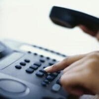 Συνήγορος Καταναλωτή: Δεν δικαιολογούνται οριζόντιες αυξήσεις στα τιμολόγια υφιστάμενων συμβάσεων κινητής τηλεφωνίας
