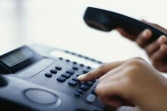 Συνήγορος Καταναλωτή: Δεν δικαιολογούνται οριζόντιες αυξήσεις στα τιμολόγια υφιστάμενων συμβάσεων κινητής τηλεφωνίας