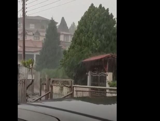 Τώρα - Έντονη χαλαζόπτωση στο Μεσόβουνο Εορδαίας (βίντεο)