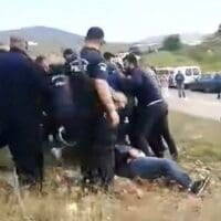 ΑΡΣΥ: Οι αστυνομικές δυνάμεις, στην Καλαμιά, τήρησαν με τη βία και τις συλλήψεις μια καραμπινάτη παρανομία!!!