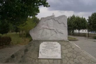 Επιμνημόσυνη Δέηση και κατάθεση Στεφάνων στο μνημείο Πεσόντων της Κοινότητας Περδίκκα