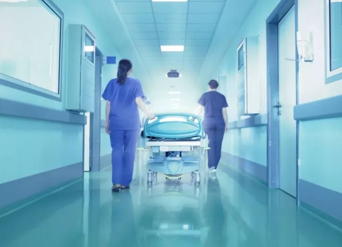 Δωρεάν περίθαλψη στα δημόσια νοσοκομεία: Τι αλλάζει στους ανασφάλιστους σύμφωνα με τον Γεωργιάδη