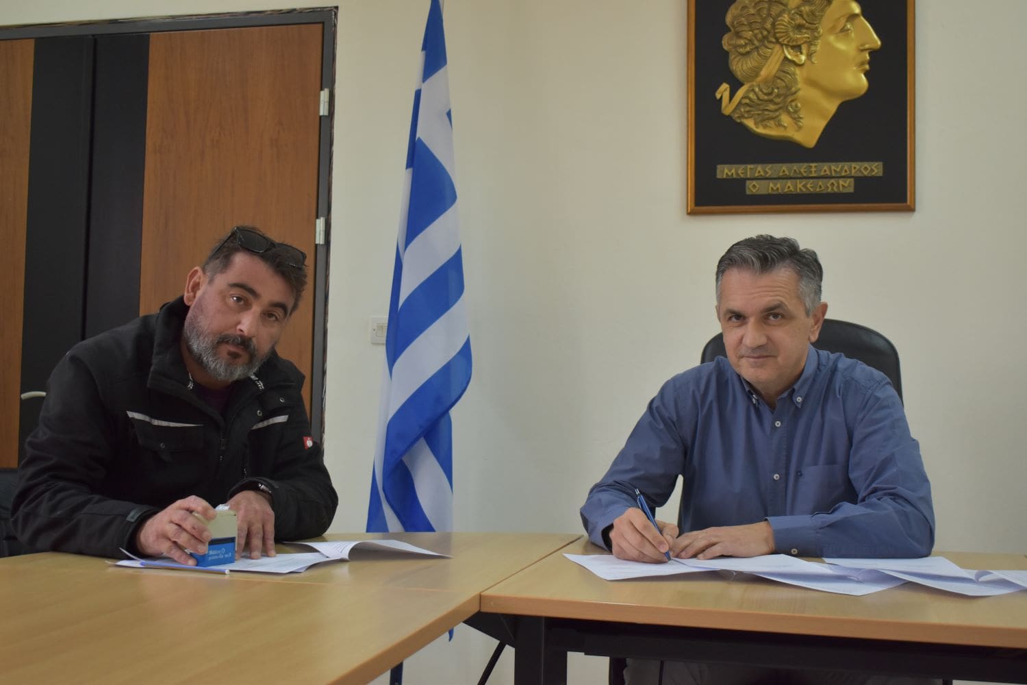 Υπογραφή σύμβασης από τον Περιφερειάρχη Γ. Κασαπίδη για το έργο «Εργασίες ανακατασκευής καταστρώματος Υψηλής Γέφυρας Σερβίων»