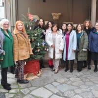 Η Εφορεία Αρχαιοτήτων Κοζάνης, σε συνεργασία με την Πρωτοβουλία Νέων Κοζάνης και την Εκπαιδευτική κοινότητα στόλισε και φέτος το χριστουγεννιάτικο δέντρο της