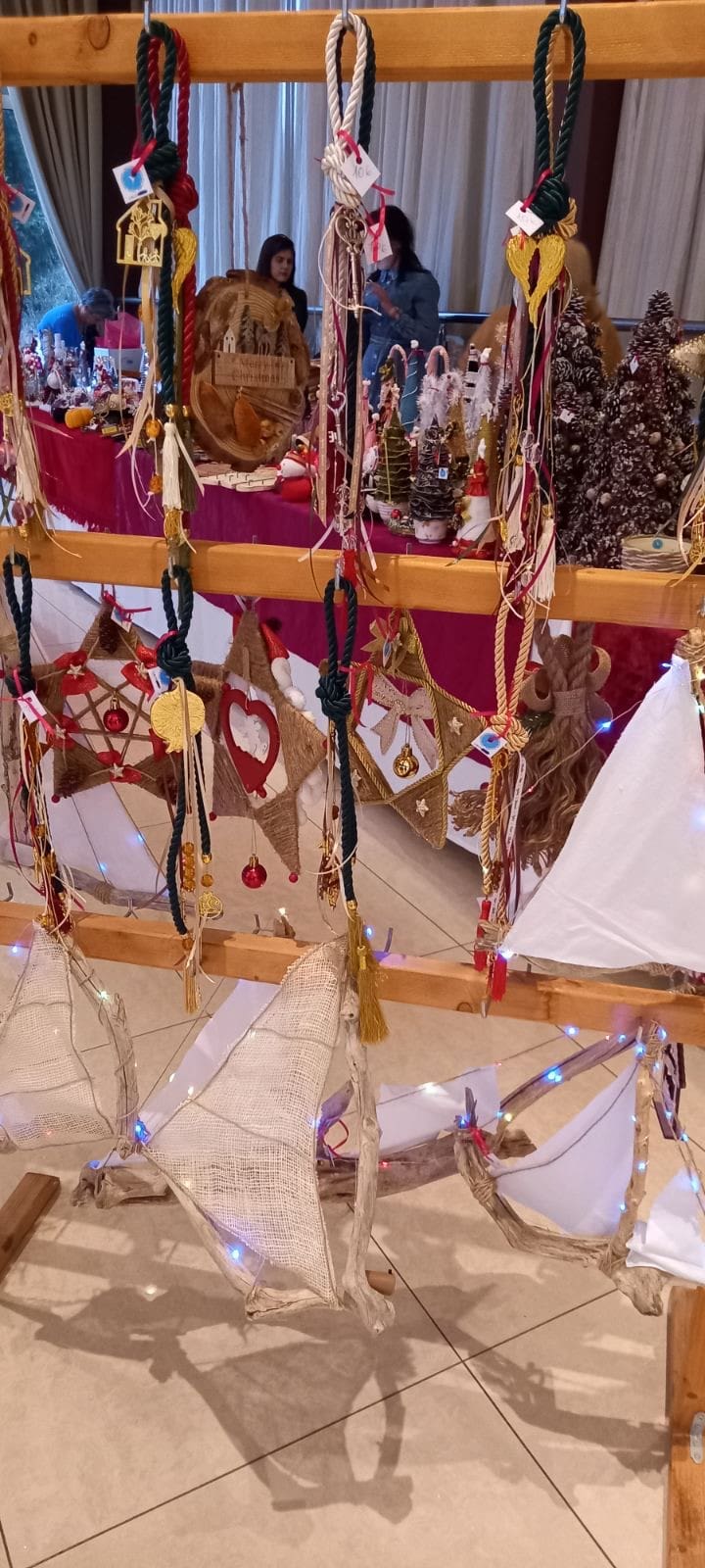 Eordaialive.com - Τα Νέα της Πτολεμαΐδας, Εορδαίας, Κοζάνης Με ιδιαίτερη επιτυχία πραγματοποιήθηκε η Χριστουγεννιάτικη γιορτή (bazaar) του Συλλόγου Αμεα Εορδαίας (φωτογραφίες)