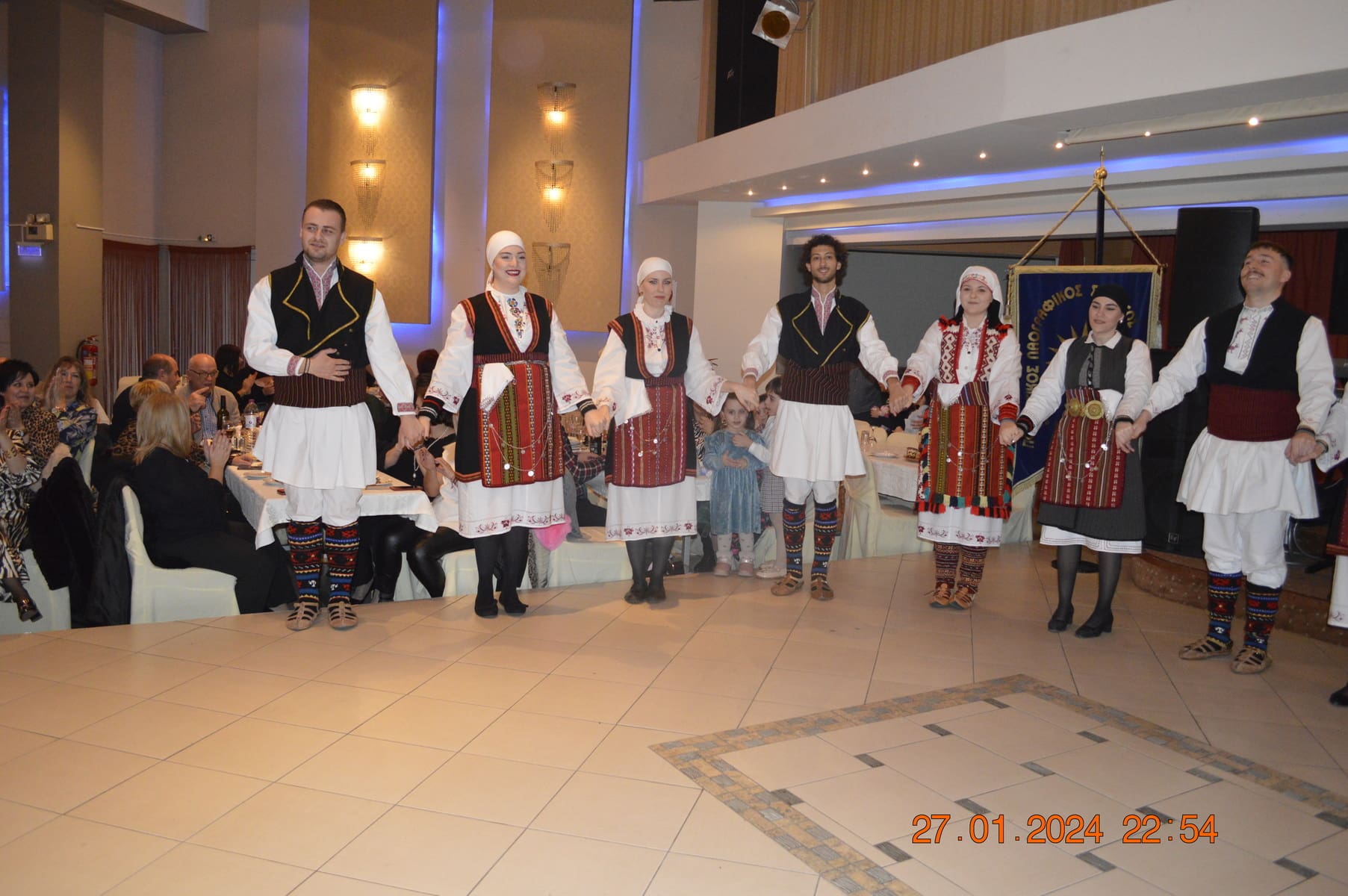 Eordaialive.com - Τα Νέα της Πτολεμαΐδας, Εορδαίας, Κοζάνης Πραγματοποιήθηκε με μεγάλη επιτυχία ο ετήσιος χορός του Πολιτιστικού Συλλόγου του Οικισμού Καρδιάς «Η ΜΕΡΑ» (φωτογραφίες)