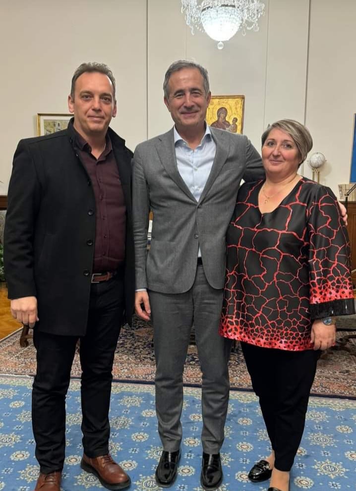 Εθιμοτυπική επίσκεψη από τον Πρόεδρο της Κοινότητας Δρεπάνου Παπαδημητρίου Φ. και το μέλος του Τοπικού Συμβουλίου  Τριανταφυλλίδου Σ. στο Υπουργείο Μακεδονίας- Θράκης