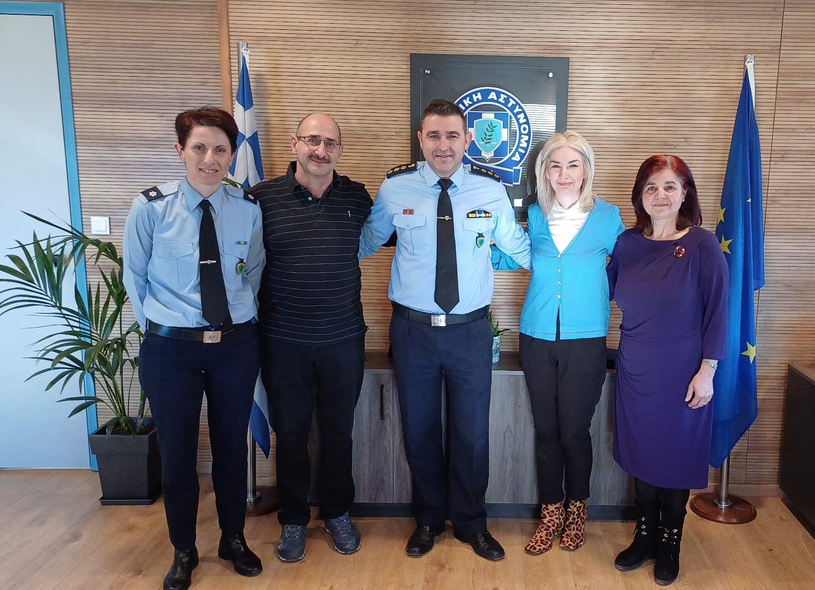 Eordaialive.com - Τα Νέα της Πτολεμαΐδας, Εορδαίας, Κοζάνης Επίσκεψη μαθητών του 1ου Δημοτικού Σχολείου Καστοριάς στο Αστυνομικό Μέγαρο Καστοριάς