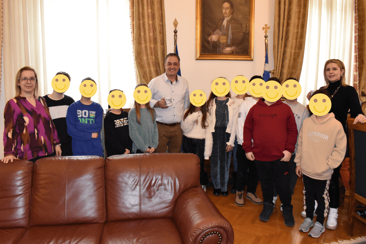 Οι μικροί δημοσιογράφοι του 12ου Δημοτικού Σχολείου στον Δήμαρχο Κοζάνης