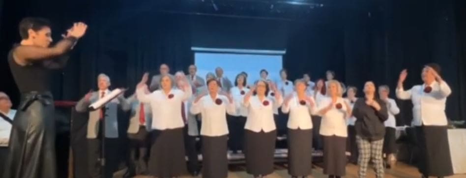 "Να αγαπάς" το τραγούδι του Παντελή Θαλασσινού στη νοηματική (εκδήλωση συλλόγου ατόμων με αναπηρία στην Πτολεμαΐδα - βίντεο)