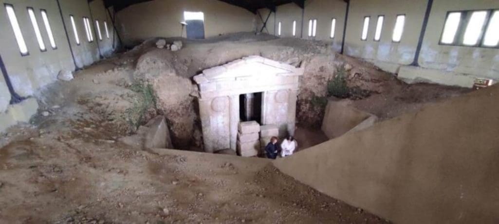 Εορδαία: Eπισκέψιμος σήμερα ο Μακεδονικός τάφος της Σπηλιάς