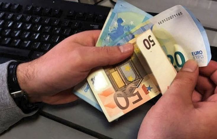 Κατώτατος μισθός: «Κλείδωσαν» τα 823 ευρώ – Συνεχίζονται οι διαβουλεύσεις