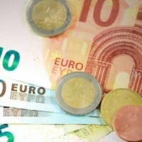 Ποιοι μπορούν να εξασφαλίσουν ενισχυμένη σύνταξη έως και 292 ευρώ τον μήνα – Οι προϋποθέσεις