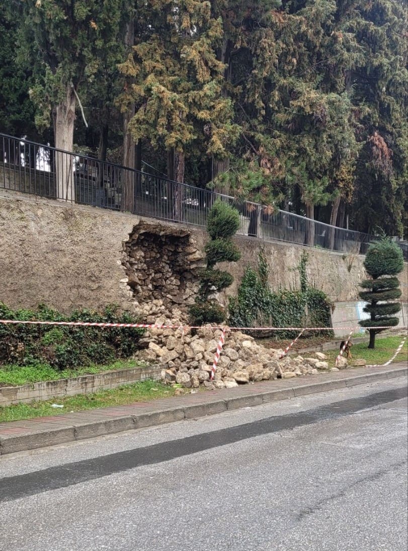 Κοζάνη:Σε εξέλιξη εργασίες αποκατάστασης τοιχίου των Κοιμητηρίων – Κλειστή η οδός Βασιλικής Μικρού (Φωτογραφίες)