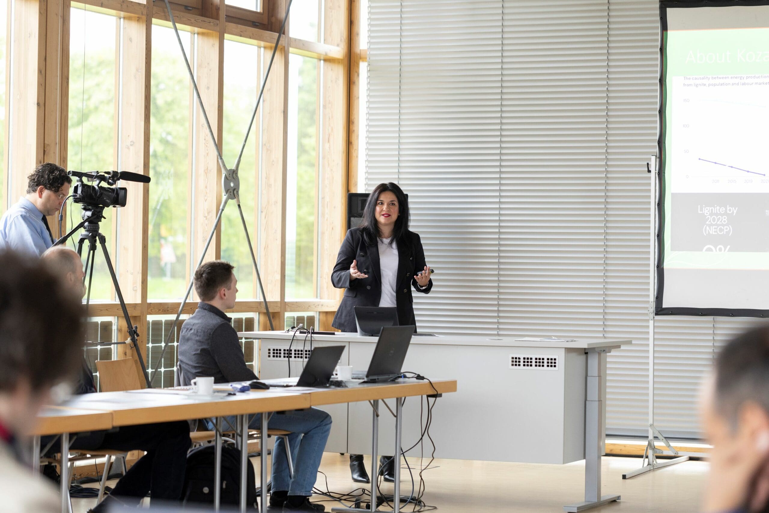 Αποθήκευση ενέργειας και τηλεθέρμανση στο επίκεντρο του Δήμου Κοζάνης – Κίκα Χατζημανώλη-Φουρκιώτη και Παναγιώτης Ματιάκης σε ειδική ενημερωτική εκδήλωση που έγινε στη Γερμανία, στο πλαίσιο του έργου NEUTRON (Φωτογραφίες) - Eordaialive.com