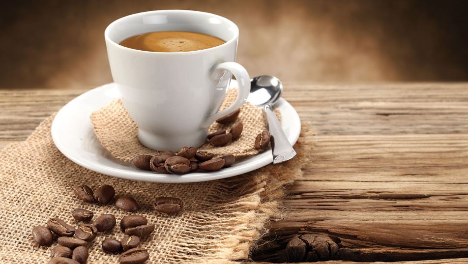 ΦΠΑ: Σενάριο για παραμονή του καφέ στο 13% – Πόσο έχει “φουσκώσει” η τιμή του