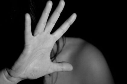 Ιδρύονται γραφεία ενδοοικογενειακής βίας σε όλους τους νομούς