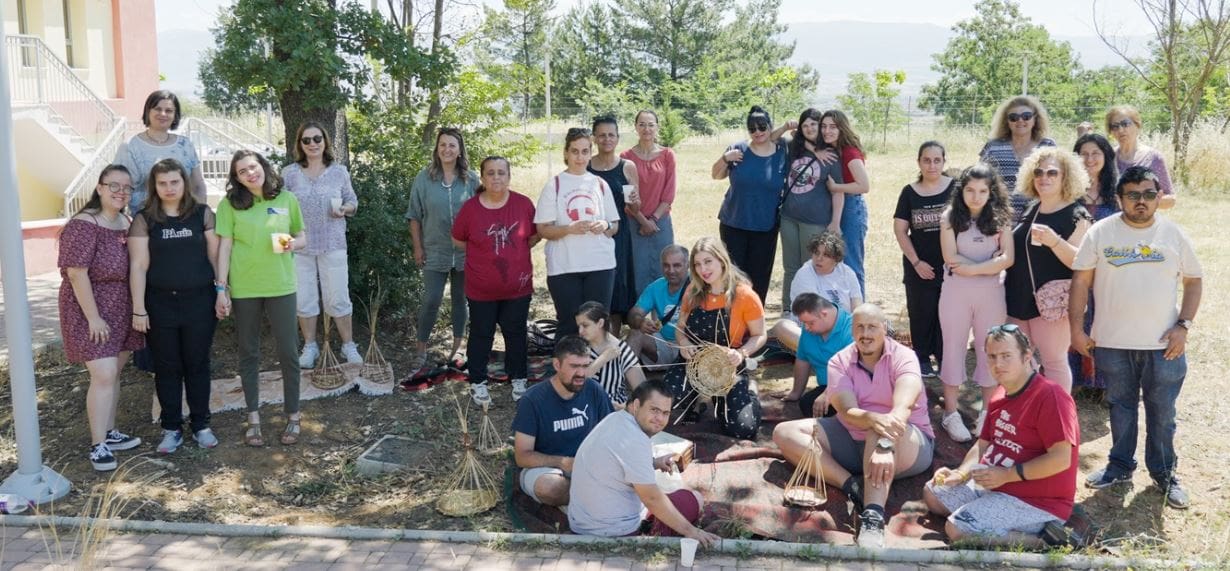 ΕΡΓΑΣΤΗΡΙ ΜΕ ΦΥΣΙΚΑ ΥΛΙΚΑ και Η ΚΑΛΑΘΟΠΛΕΚΤΙΚΗ το τελευταίο εργαστήρι για τα «ΝΗΜΑΤΑ» του ΣΥΛΛΟΓΟΥ ΓΟΝΕΩΝ, ΚΗΔΕΜΟΝΩΝ ΚΑΙ ΦΙΛΩΝ ΑΜΕΑ ΠΕΡΙΦΕΡΕΙΑΣ ΔΥΤΙΚΗΣ ΜΑΚΕΔΟΝΙΑΣ | Eordaialive.com ΕΡΓΑΣΤΗΡΙ ΜΕ ΦΥΣΙΚΑ ΥΛΙΚΑ και Η ΚΑΛΑΘΟΠΛΕΚΤΙΚΗ το τελευταίο εργαστήρι για τα «ΝΗΜΑΤΑ» του ΣΥΛΛΟΓΟΥ ΓΟΝΕΩΝ, ΚΗΔΕΜΟΝΩΝ ΚΑΙ ΦΙΛΩΝ ΑΜΕΑ ΠΕΡΙΦΕΡΕΙΑΣ ΔΥΤΙΚΗΣ ΜΑΚΕΔΟΝΙΑΣ - Eordaialive.com