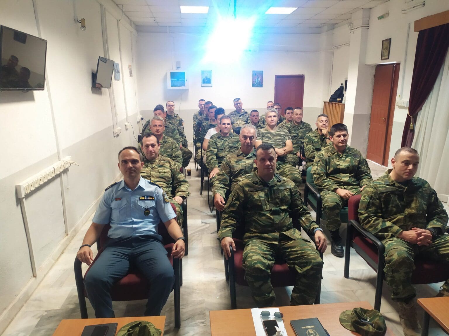 Συμμετοχή στελεχών των Υπηρεσιών Τμημάτων Τροχαίας Δυτικής Μακεδονίας σε διαλέξεις για την οδική ασφάλεια σε στελέχη Υπηρεσιών της 9ης Ταξιαρχίας Πεζικού - Eordaialive.com