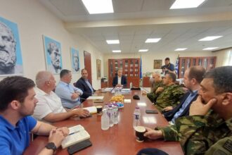 Την παραχώρηση στρατοπέδων στους Δήμους Κοζάνης & Σερβίων, τη συνέχιση της λειτουργίας του κέντρου νεοσύλλεκτων στα Γρεβενά & την άριστη συνεργασία της Περιφέρειας με την 9η Ταξιαρχία συζήτησε ο Περιφερειάρχης Δυτικής Μακεδονίας Γιώργος Αμανατίδης με τον ΥΦΕΘΑ Γ. Κεφαλογιάννη