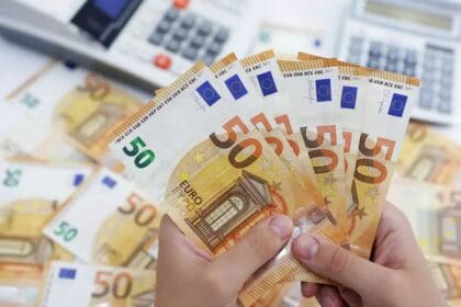 Πληρωμές συντάξεων και επιδομάτων: Ποιοι θα πάρουν αναδρομικά – Όλες οι ημερομηνίες καταβολής - Eordaialive.com