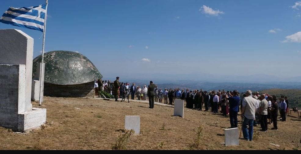 ΤΟ ΕΝΤΥΠΩΣΙΑΚΟ ΠΕΡΑΣΜΑ ΤΟΥ ΚΟΜΗΤΗ C/2023 A3 ΧΘΕΣ ΠΑΝΩ ΑΠΟ ΤΟ ΜΝΗΜΕΙΟ ΤΩΝ ΗΡΩΩΝ - Περιγράφει ο Μιχάλης Ραμπίδης ΤΟΥ 1940 ΣΤΗΝ ΑΝΝΙΤΣΑ ΓΡΕΒΕΝΩΝ!  - - Eordaialive.com