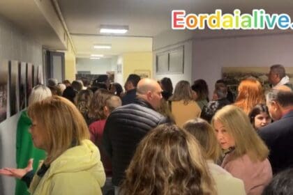 Πτολεμαΐδα: Πρεμιέρα με πολύ κόσμο στην Θεατρική παράσταση -Οι γριές που μαζεύουν την τσουκνίδα (βίντεο) - Eordaialive.com