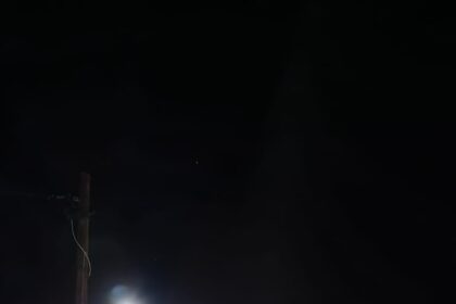 Άναψε το Χριστουγεννιάτικο (Φωτοβολταϊκό) δέντρο στην Αναρράχη Εορδαίας! (βίντεο -φωτο) - Eordaialive.com