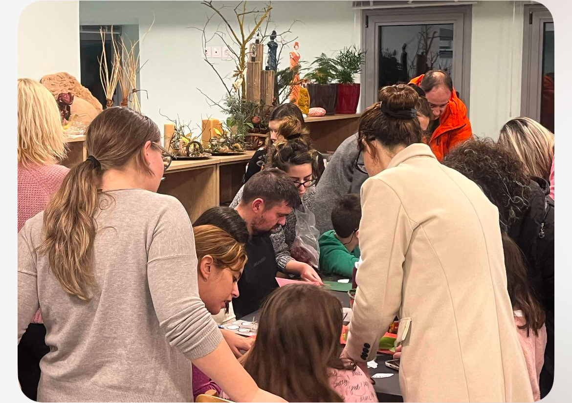 Eordaialive.com - Τα Νέα της Πτολεμαΐδας, Εορδαίας, Κοζάνης Πτολεμαΐδα - Η πιο όμορφη συνάντηση ( Χριστουγεννιάτικη δράση) στο κτίριο της ΚΟΙΝΣΕΠ ΛΑΜΠΗΔΟΝΕΣ ! (βίντεο)