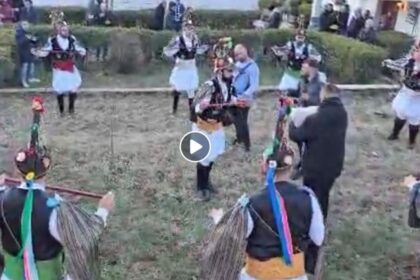 Μωμόγεροι στα Αλωνάκια Κοζάνης(βίντεο) - Eordaialive.com