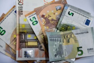 Επίδομα 400 ευρώ: Ποιοι το δικαιούνται και πως θα το πάρουν - Eordaialive.com