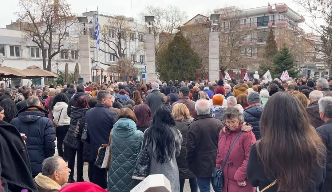 Δεν έχω οξυγόνο - Τέμπη - Η συγκέντρωση διαμαρτυρίας στην Πτολεμαΐδα (βίντεο) - Eordaialive.com