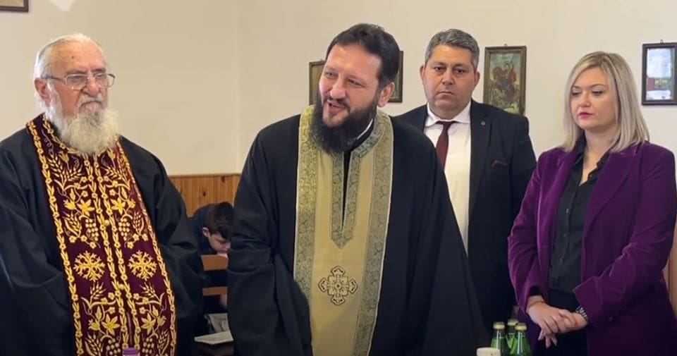 Εκδήλωση κοπής βασιλόπιτας στην κοινότητα Αναργύρων του Δήμου Αμυνταίου (Βραβεύτηκαν πολιτικά πρόσωπα που συνέβαλαν στην απαλλοτρίωση του οικισμού) - Βίντεο - Eordaialive.com