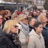 Δεν έχω οξυγόνο - Τέμπη - Η συγκέντρωση διαμαρτυρίας στην Πτολεμαΐδα (βίντεο) - Eordaialive.com